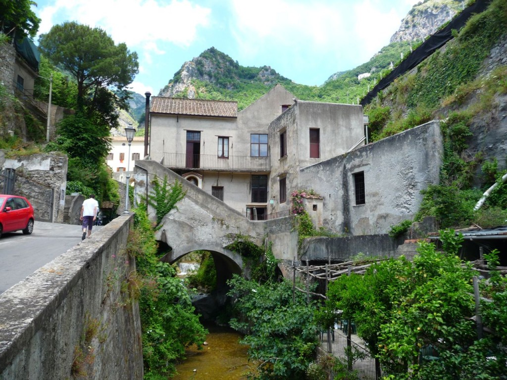 Amalfi Street Building